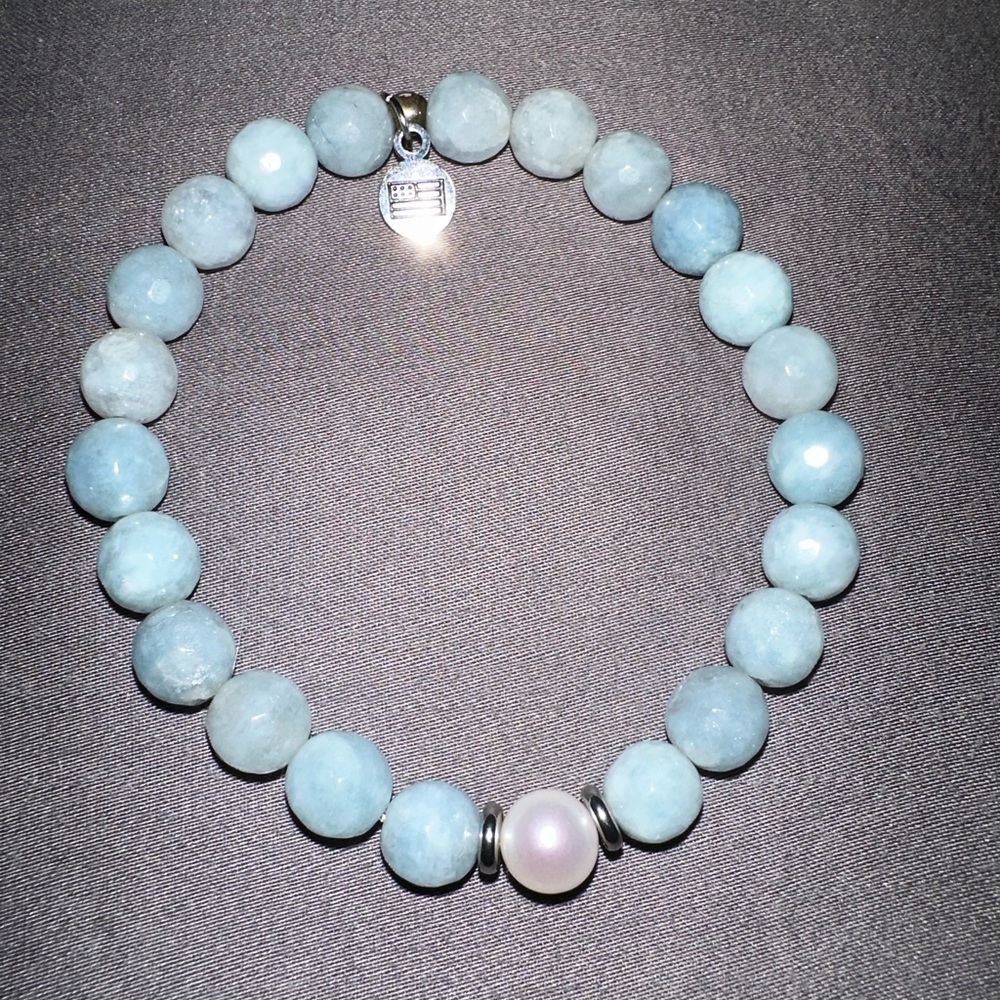 T.Jazelle faceted Blue Aquamarine gemstone bracelet w/ pearl accent